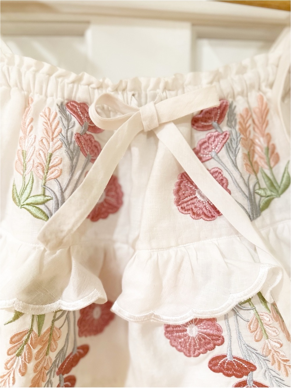 Innika Choo Embroidered Linen Ruffle Cami Top ONE SIZE - Picture 3 of 10